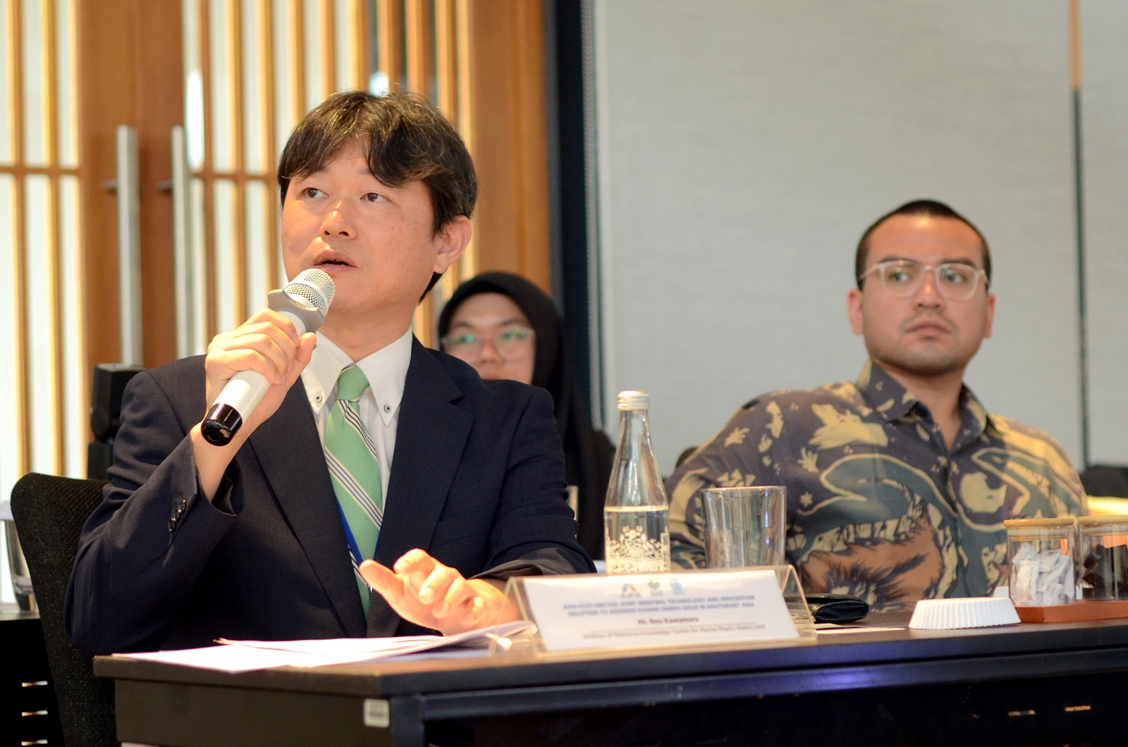 Mr Reo Kawamura - Director of Environmental Policy and Regional Knowledge Centre for Marine Plastic Debris speaking at joint briefing on Technology and Innovation Solutions to Address Marine Debris in Southeast Asia